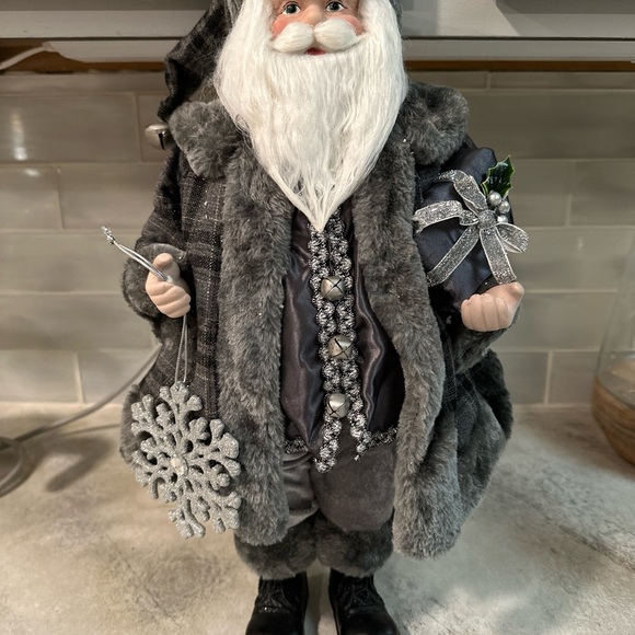 Rare Pier One Imports Vintage Style Gray Santa - Picture 3 of 13